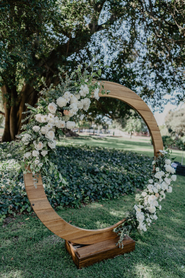 Round Wedding Arbour Hire <a href='#' class='view-taggged-products' data-id=4605>Click to View Products</a><div class='taggged-products-slider-wrap'><div class='heading-tag-products'></div><div class='taggged-products-slider'></div></div><div class='loading-spinner'><i class='fa fa-spinner fa-spin'></i></div>