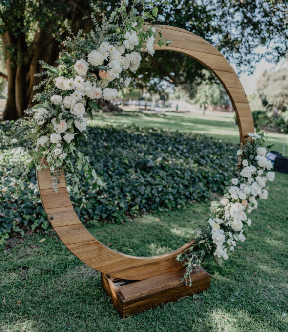 Round Wedding Arbour Hire <a href='#' class='view-taggged-products' data-id=4605>Click to View Products</a><div class='taggged-products-slider-wrap'><div class='heading-tag-products'></div><div class='taggged-products-slider'></div></div><div class='loading-spinner'><i class='fa fa-spinner fa-spin'></i></div>